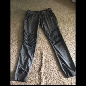 Girl’s small grey sweats